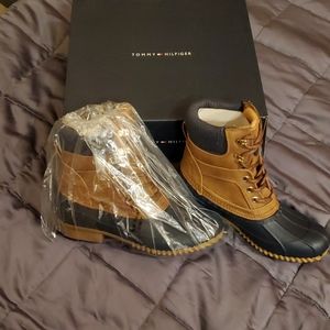Tommy Hilfiger "duck boots"